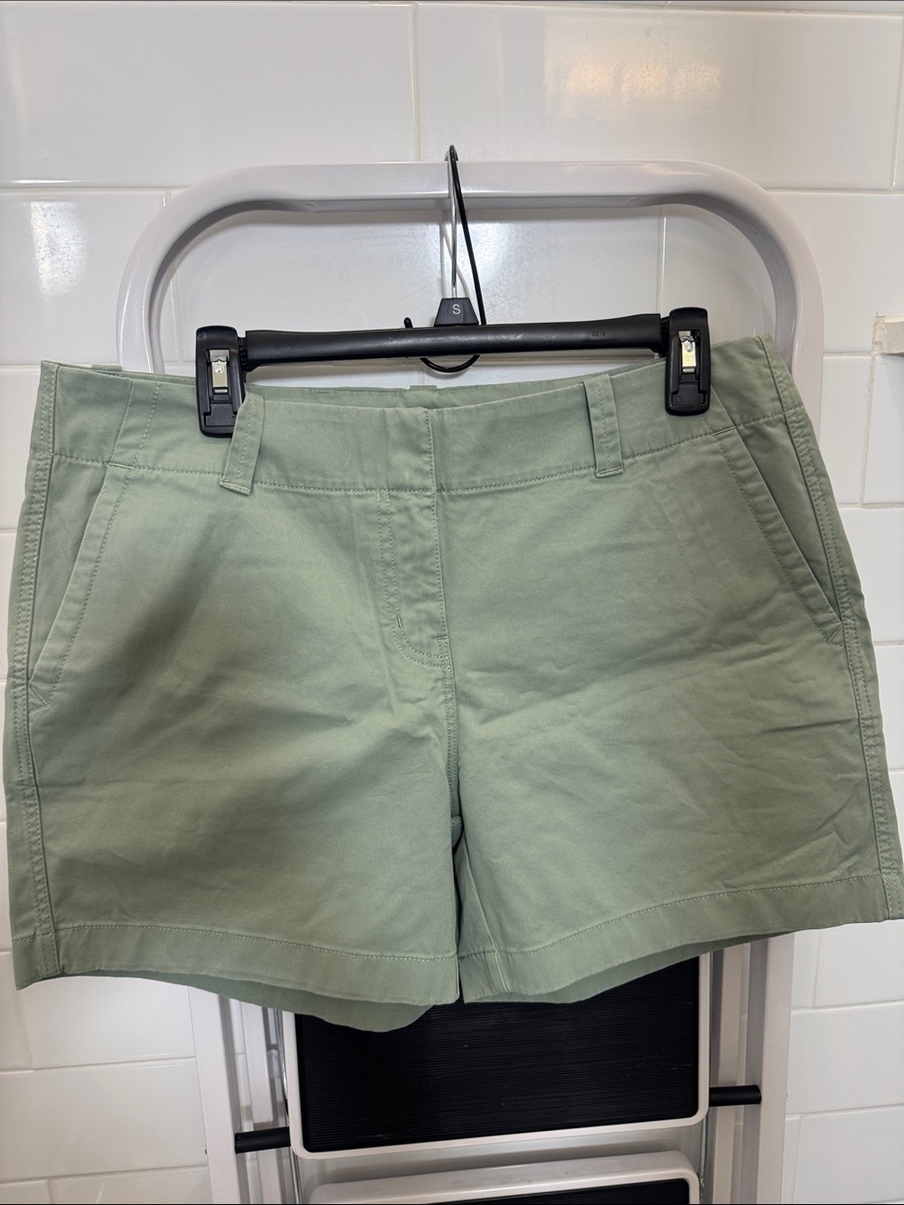 Vineyard Vines shorts size 10